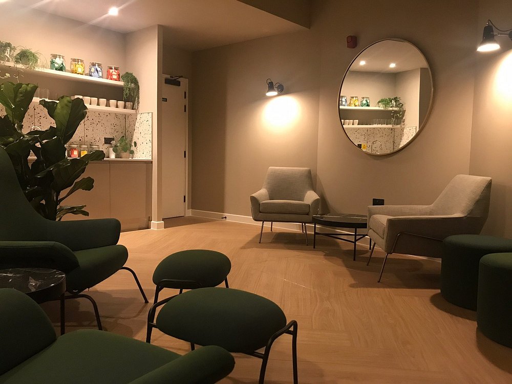 Our float center is meticulously engineered for your rest.
